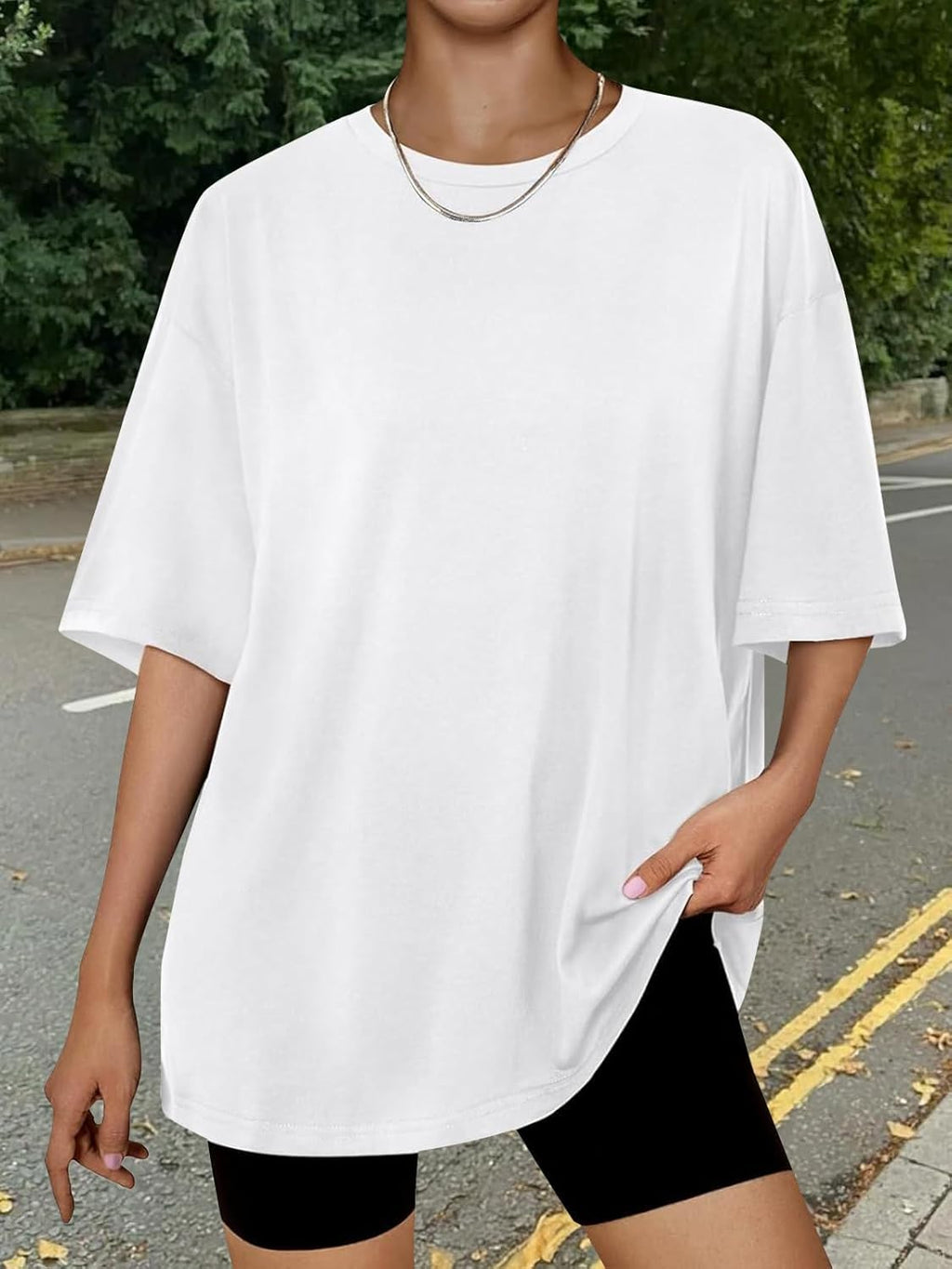 Trendy Queen Women's Oversized Tee, Comfy Fabric Loose Fit, All-Day Cozy for Gym, Lounge & Office, Versatile Casual Wear