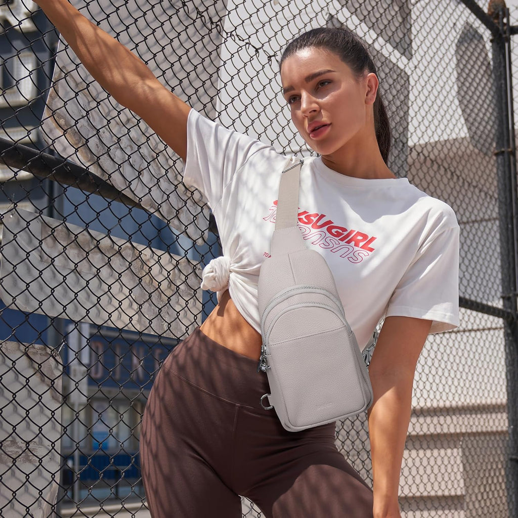 Travel bag in genuine leather for women