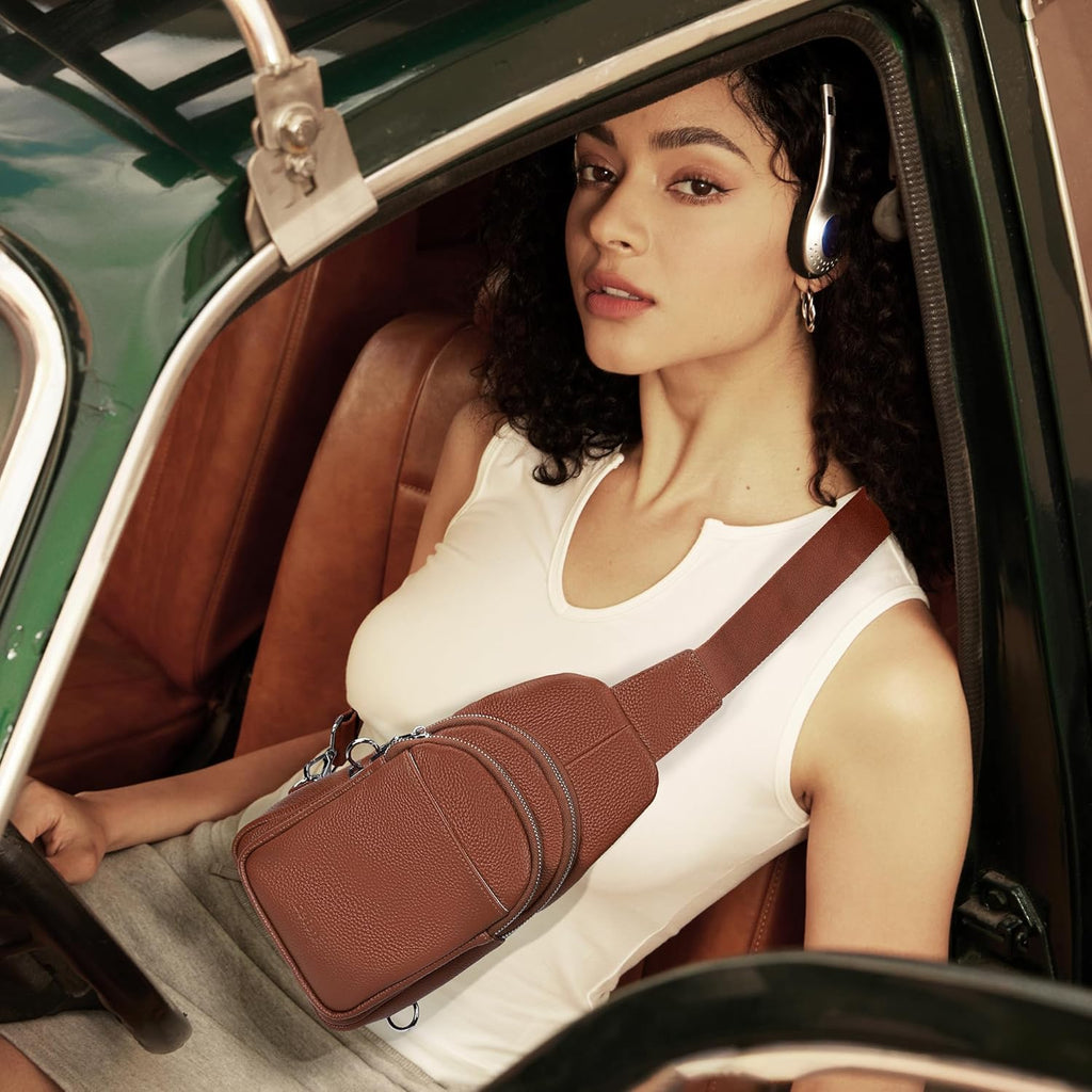 Travel bag in genuine leather for women